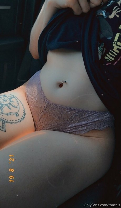 thacals hermosa modelo fotos