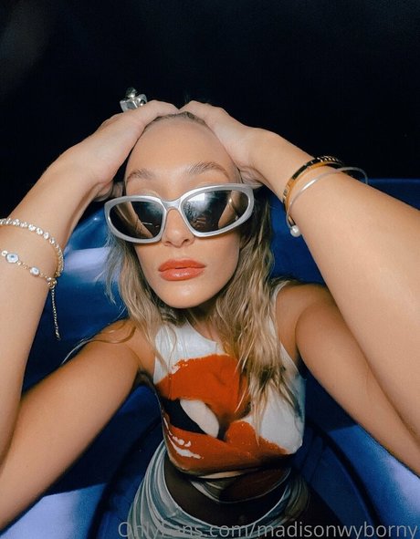 lucy love98 modèle exclusif photo