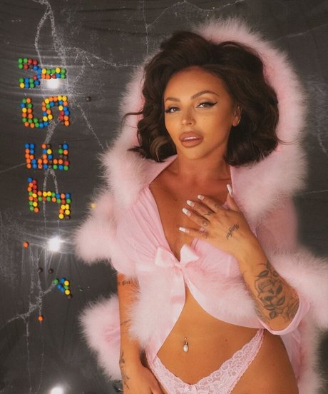 Jesy Nelson estrella porno foto