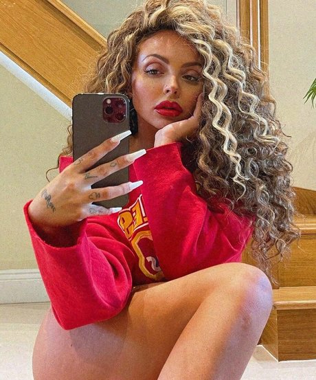 Jesy Nelson mannequin images