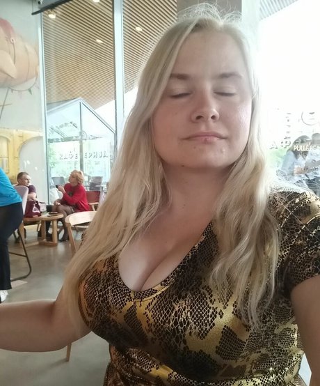 Dejana Savi modelo de arte galería