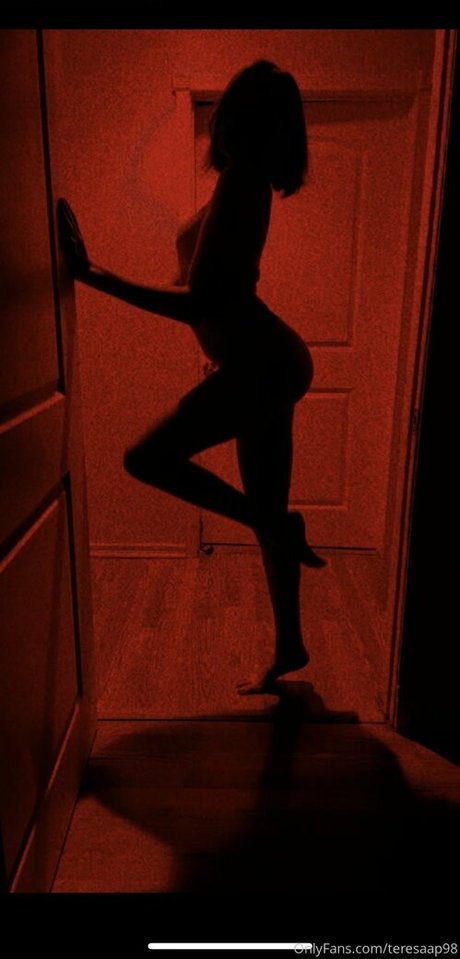 OnlyFans dune MILF blonde et pulpeuse nue en haute qualité photo