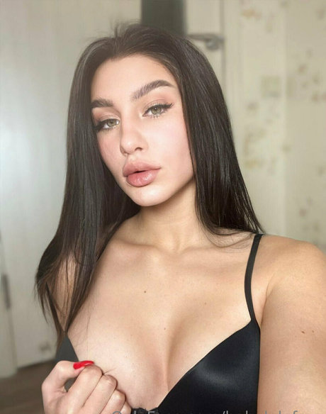 babylolafree actrice pornographique des photos