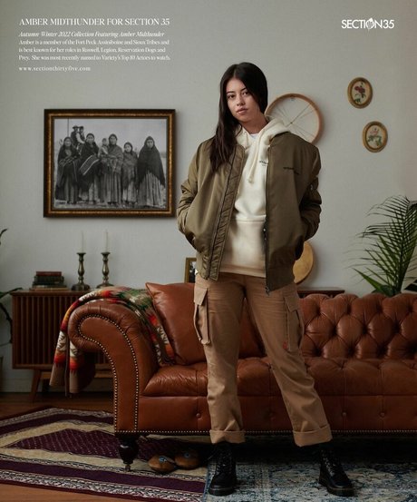 Amber Midthunder étoile nue des photos