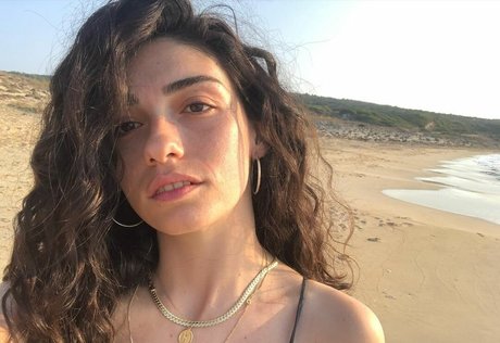 Hazar Erguclu xxx star du porno des photos