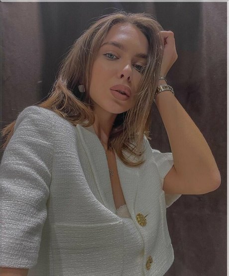 allwene free hermosa actriz galerías