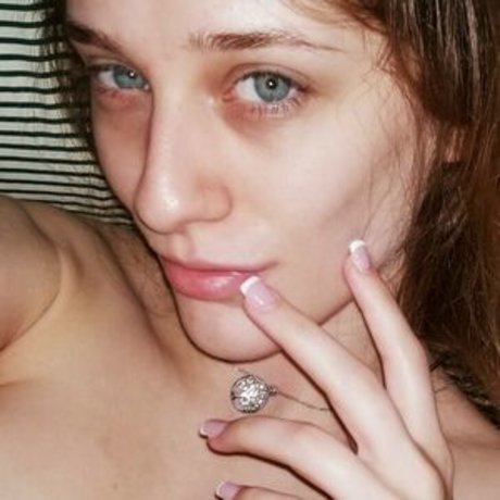 savingmyinsanity bonita modelo foto