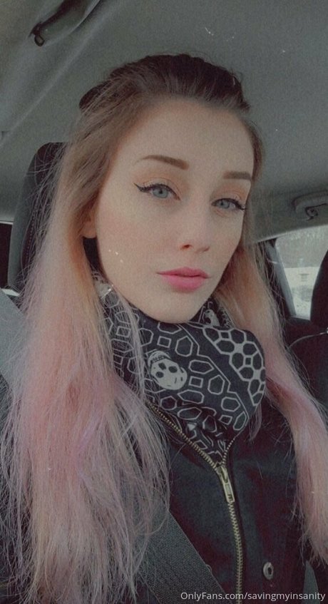 savingmyinsanity modelo adulto foto