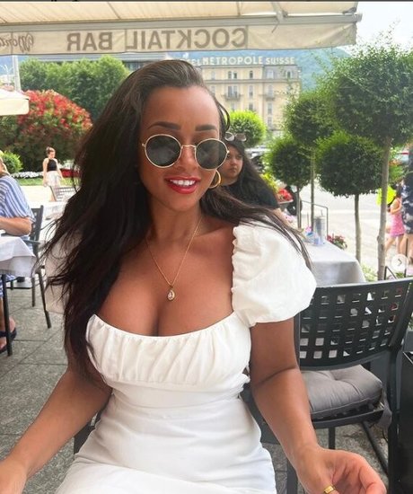 Sian Gabbidon star erotic picture