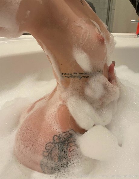 ravengoeswild pornstar top image
