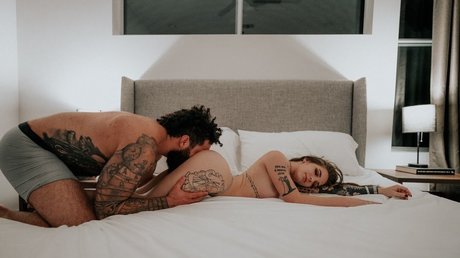 ravengoeswild bonita estrella archivo