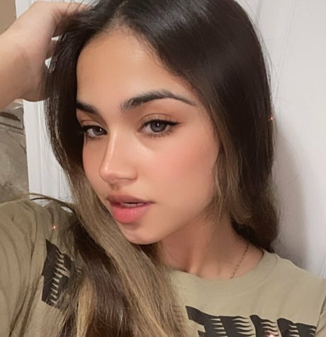 Asistente de vuelo onlyfans desnudos sexys imágenes