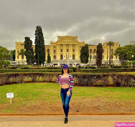 Elloah Guedes jolie étoile photos