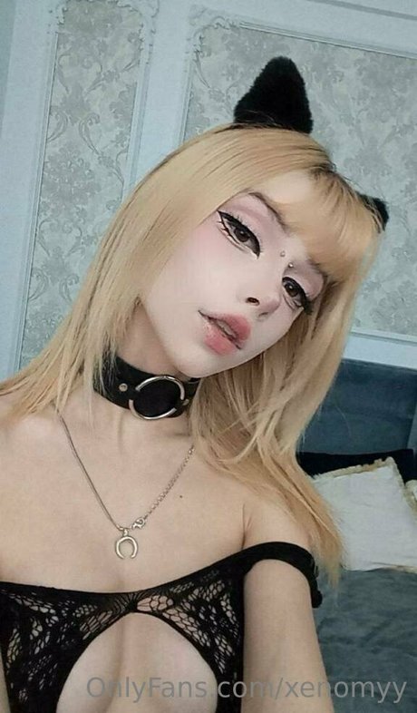 Xenomyy model pornographic image