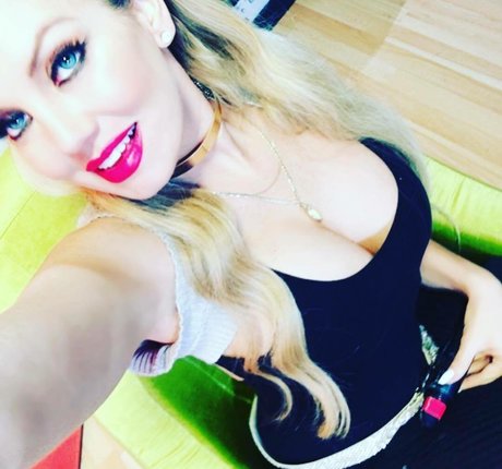 Isabel Madow modèle xxx image