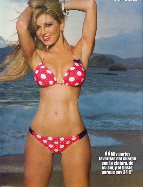 Isabel Madow modelo superior imágenes