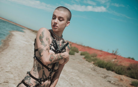 Little Spittle modèle sexy galerie