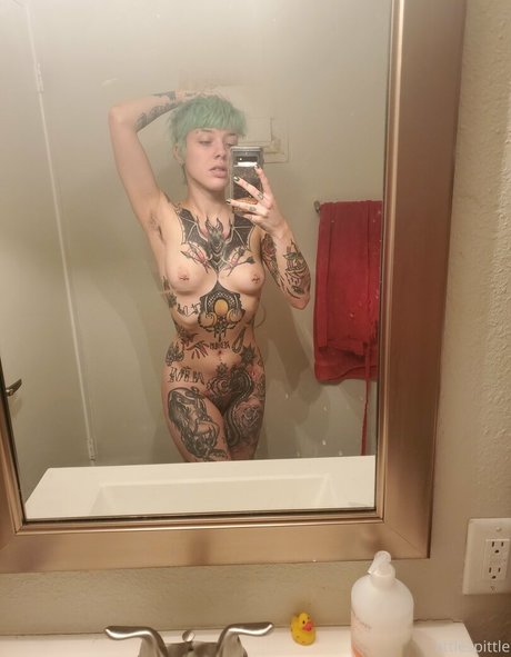 Little Spittle art de star du porno des photos