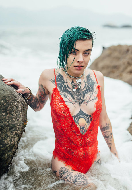 Little Spittle actriz erótica foto