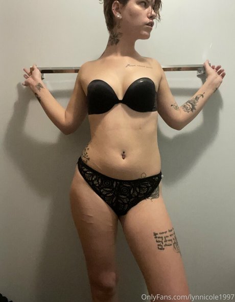 nicolelow94 star du sexe img