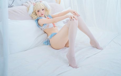 nekokoyoshi modèle artistique galerie