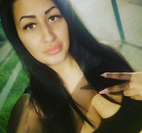 Csimbora Barbara star adult photo