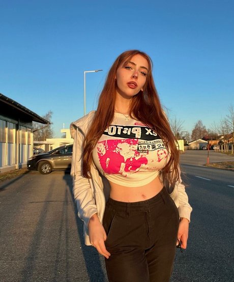 Eilse Deinsee nus de stars du porno img