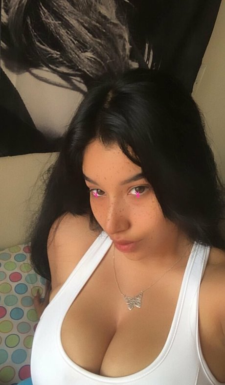 Fernanda V Miniature