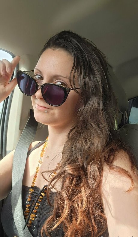 feetbeth hermosa actriz fotos