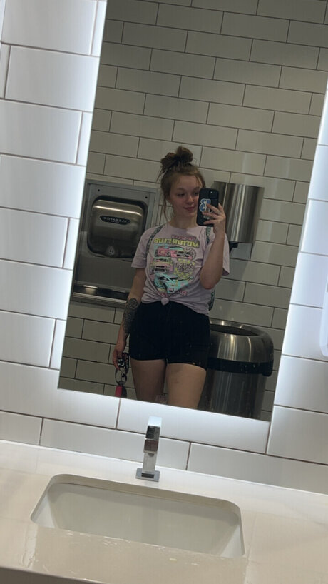Kenz pornstar art pic