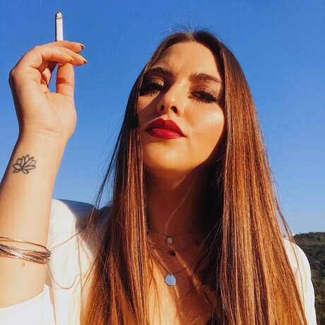 Dani Isper star exclusive photos