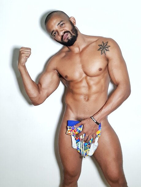 Enzo Brown adult model photo