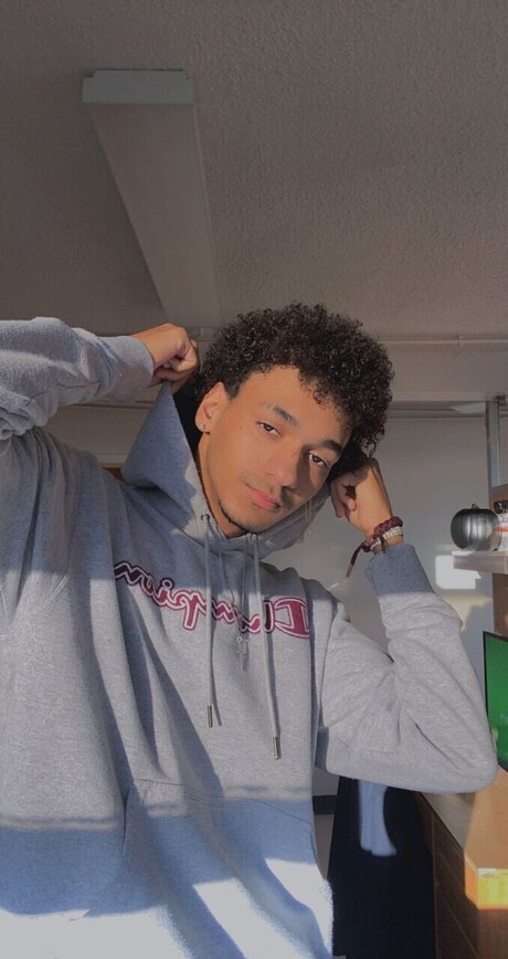 T J_ model high quality pics