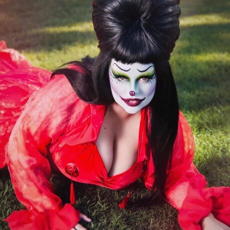 Lemon Meringue the Clown art model pic
