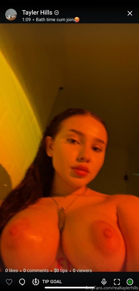 Tayler Hills modèle xxx archive