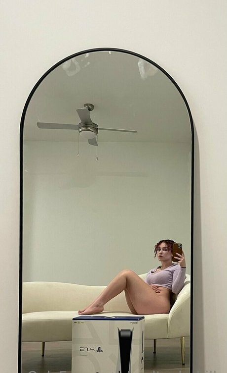 Tayler Hills haut de star du porno des photos