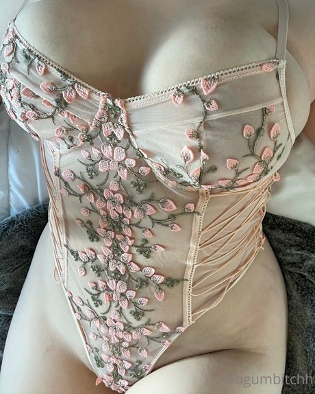 Bbgumbitchh estrella porno atractiva imagen