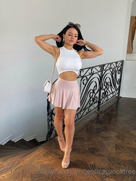 Jessica Sunok star du porno en haute qualité galerie