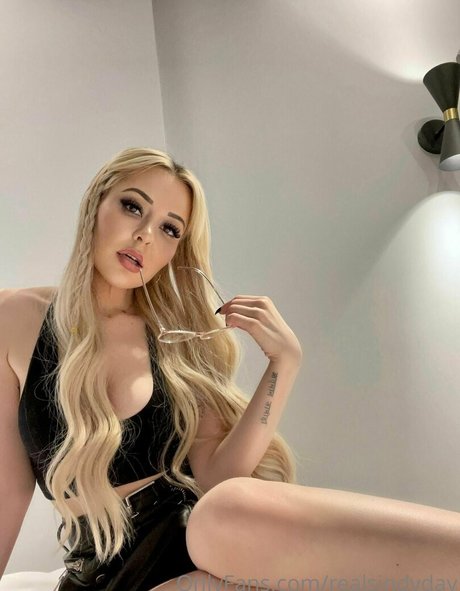 Sindy Day modèle gratuit photos