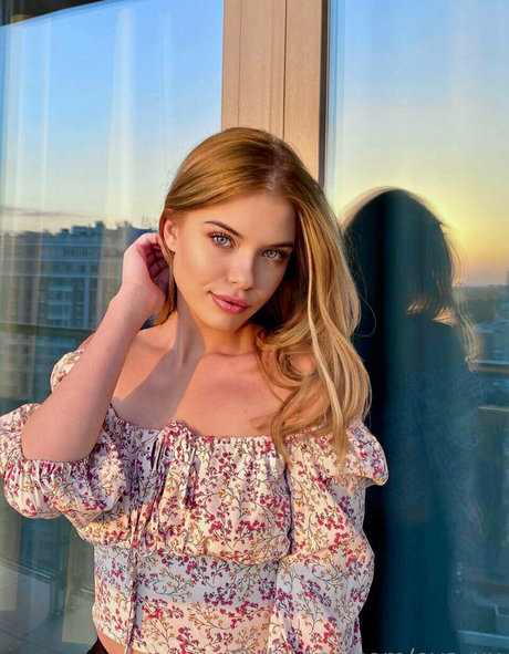 eva xx arte modelo archivo