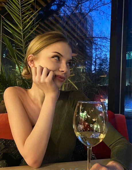 eva xx modèle porno image