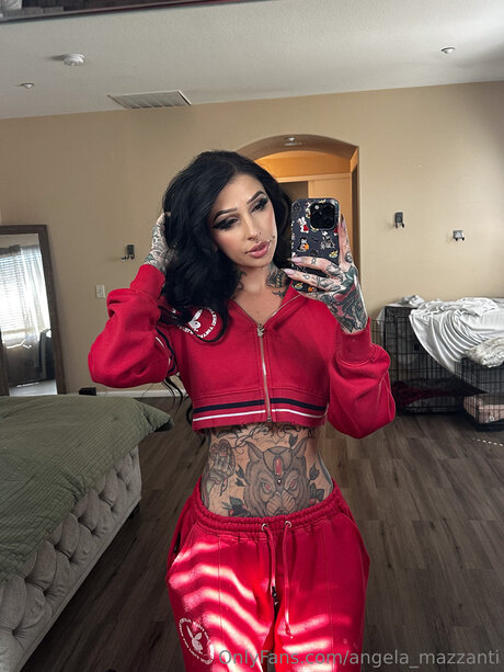 Angela Mazzanti buen modelo galerías