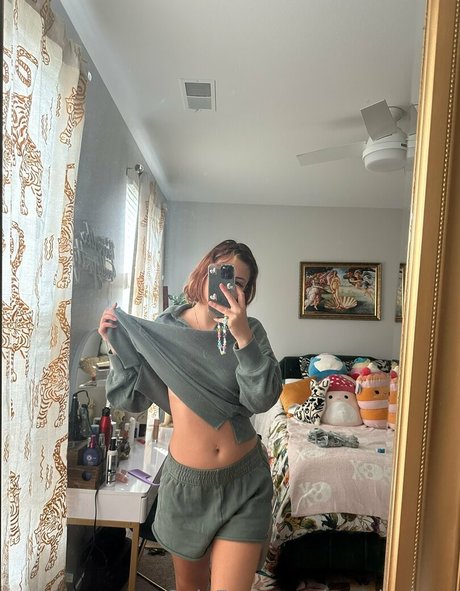 gym leggings onlyfans pornographic image
