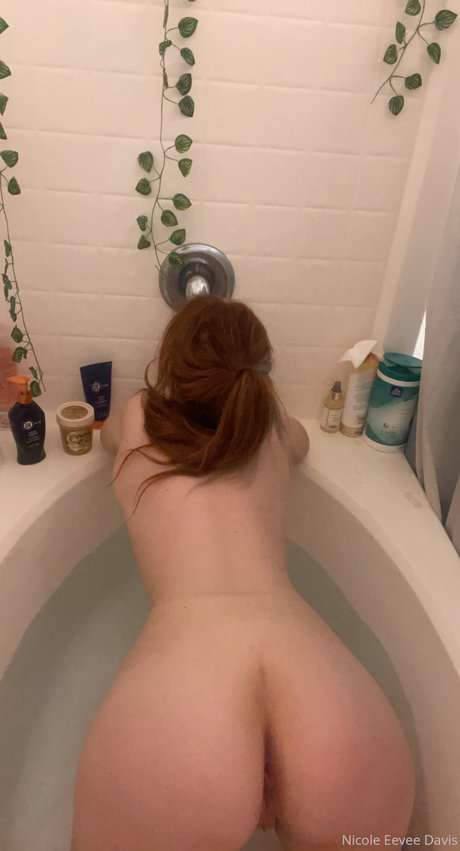 Eevee Davis pornographic model images