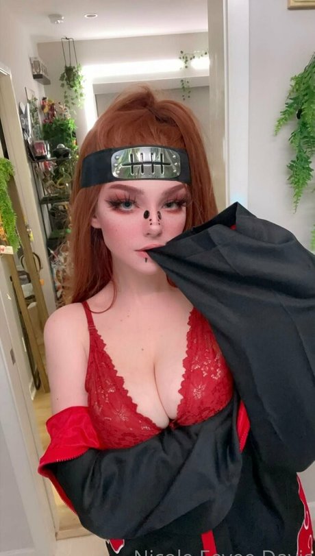 Eevee Davis nudes model image