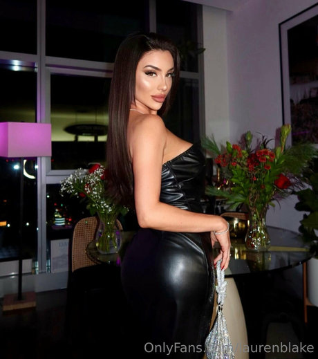 Asistente de vuelo onlyfans porno hd fotos