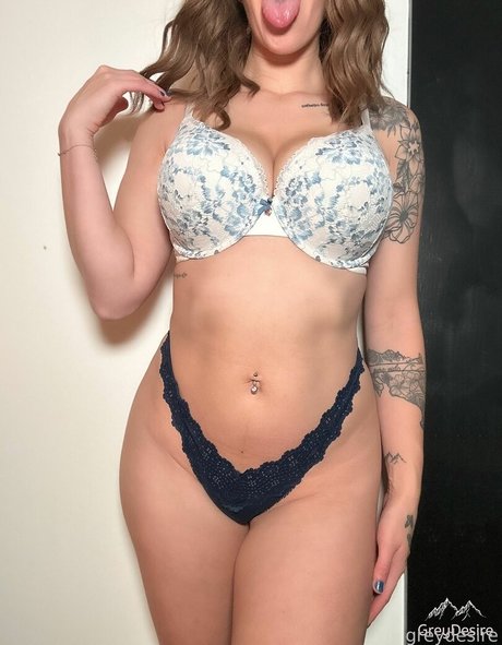 Grey Desire étoile nue photos