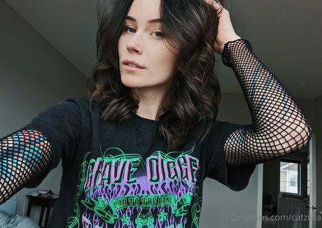 Catziilla hd star photo