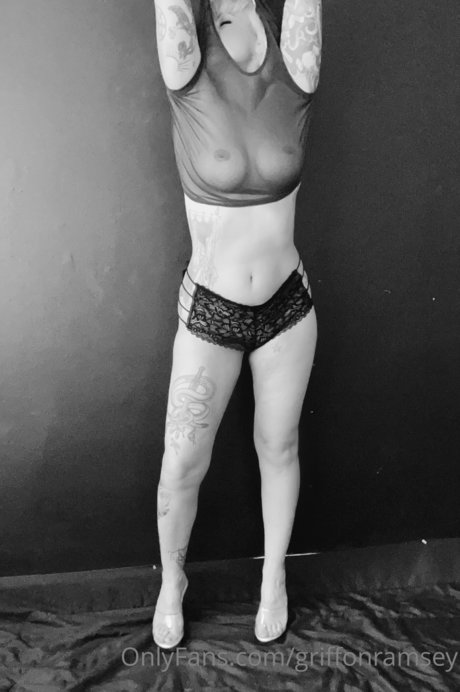 Griffon Ramsey nude model photos