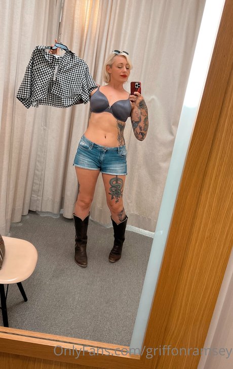 Griffon Ramsey model erotic archive